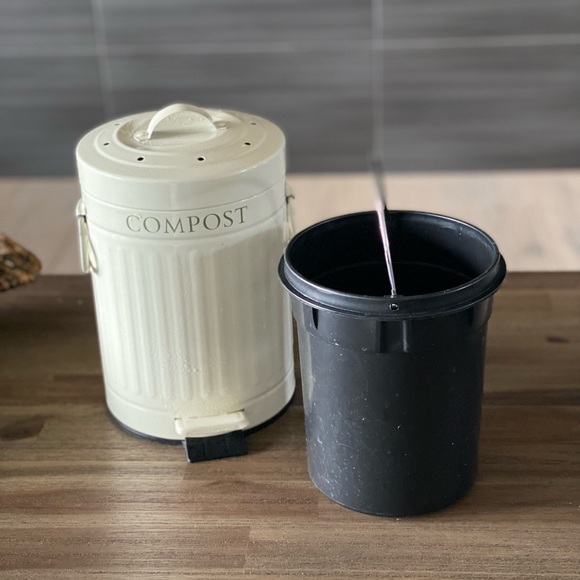 Countertop Compost Bin - Picture 6 of 7